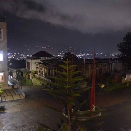 Villa Agro Kusuma Pinus R7 Batu  Exterior foto
